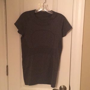 Lululemon muscle workout T-shirt